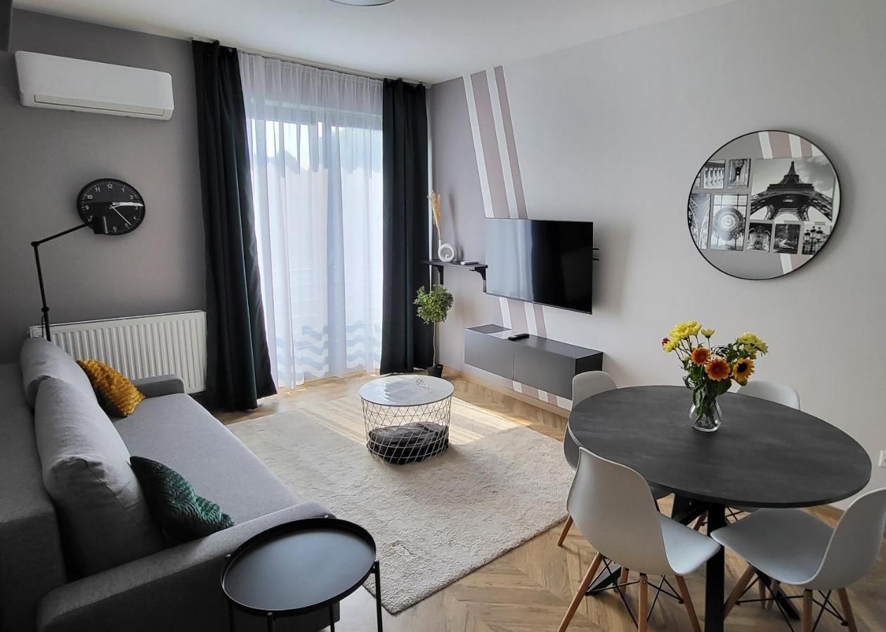 Dotis Apartman Tata Εξωτερικό φωτογραφία