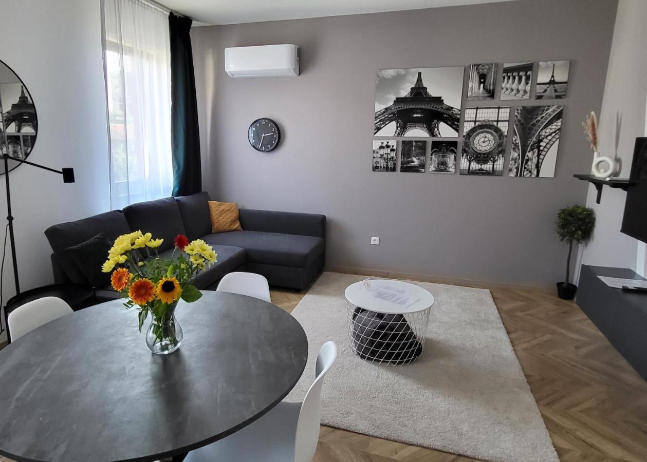 Dotis Apartman Tata Εξωτερικό φωτογραφία
